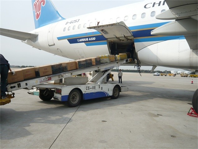 云端之上的行李之旅